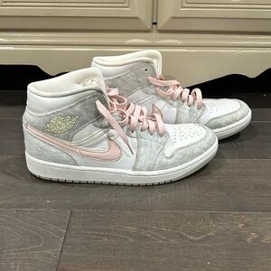 Jordan 1 Mid SE SOLD OUT Light Iron Ore, womens 10.5